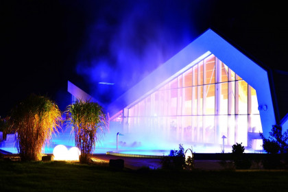 ©Erlebnis-Therme Amadé, Abendansicht
