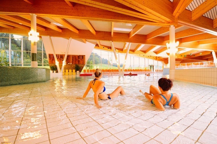 Wellenbecken - Erlebnis-Therme Amadé in Altenmarkt im Pongau, Salzburger Land