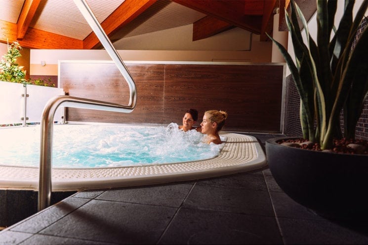 Großzügige Saunalandschaft - Erlebnis-Therme Amadé in Altenmarkt-Zauchensee